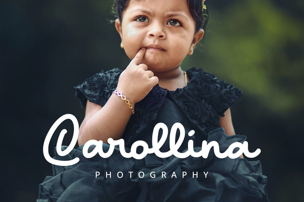 Halloa Monoline Script Font