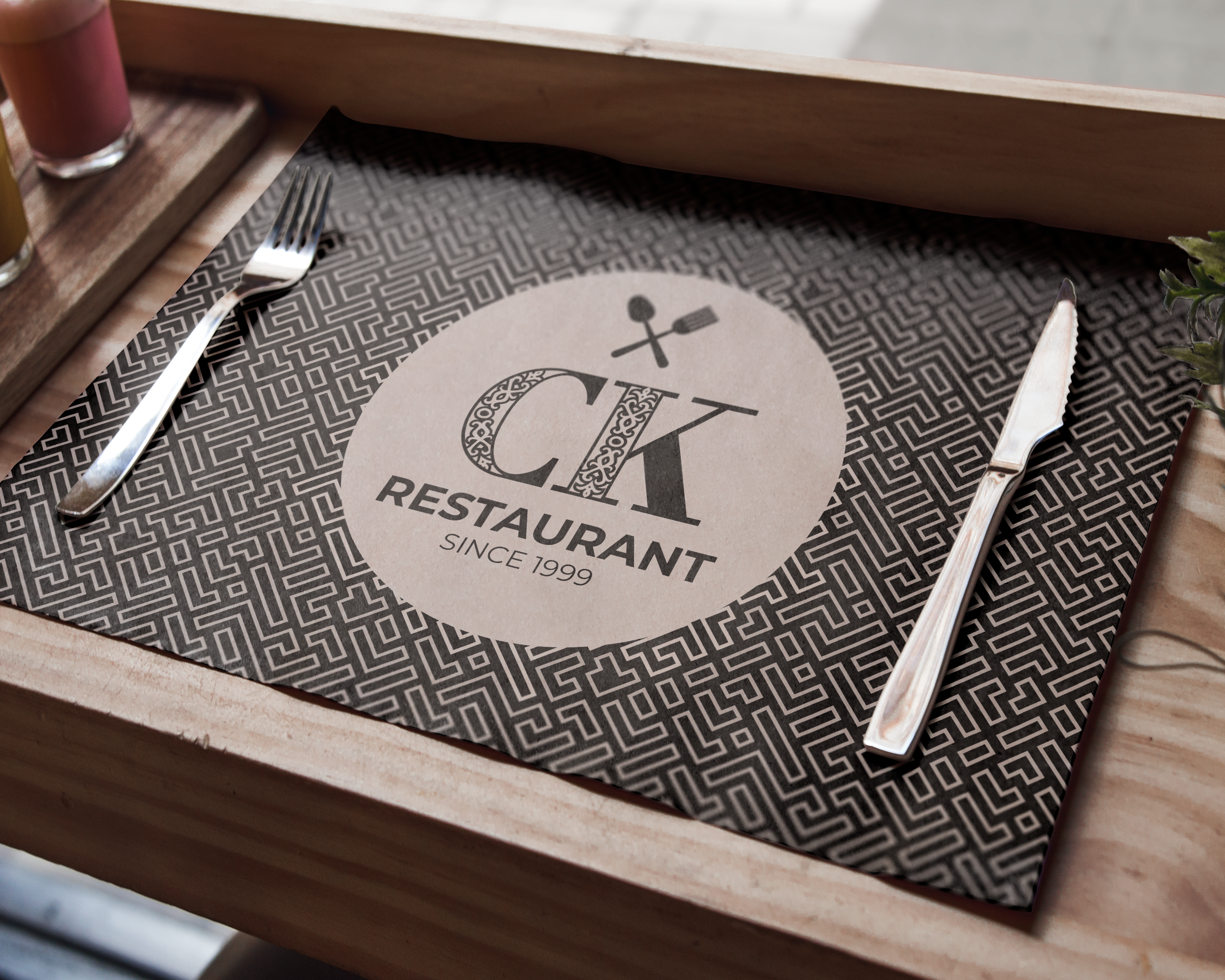 Modern Decorative Olivia Font - Image 4