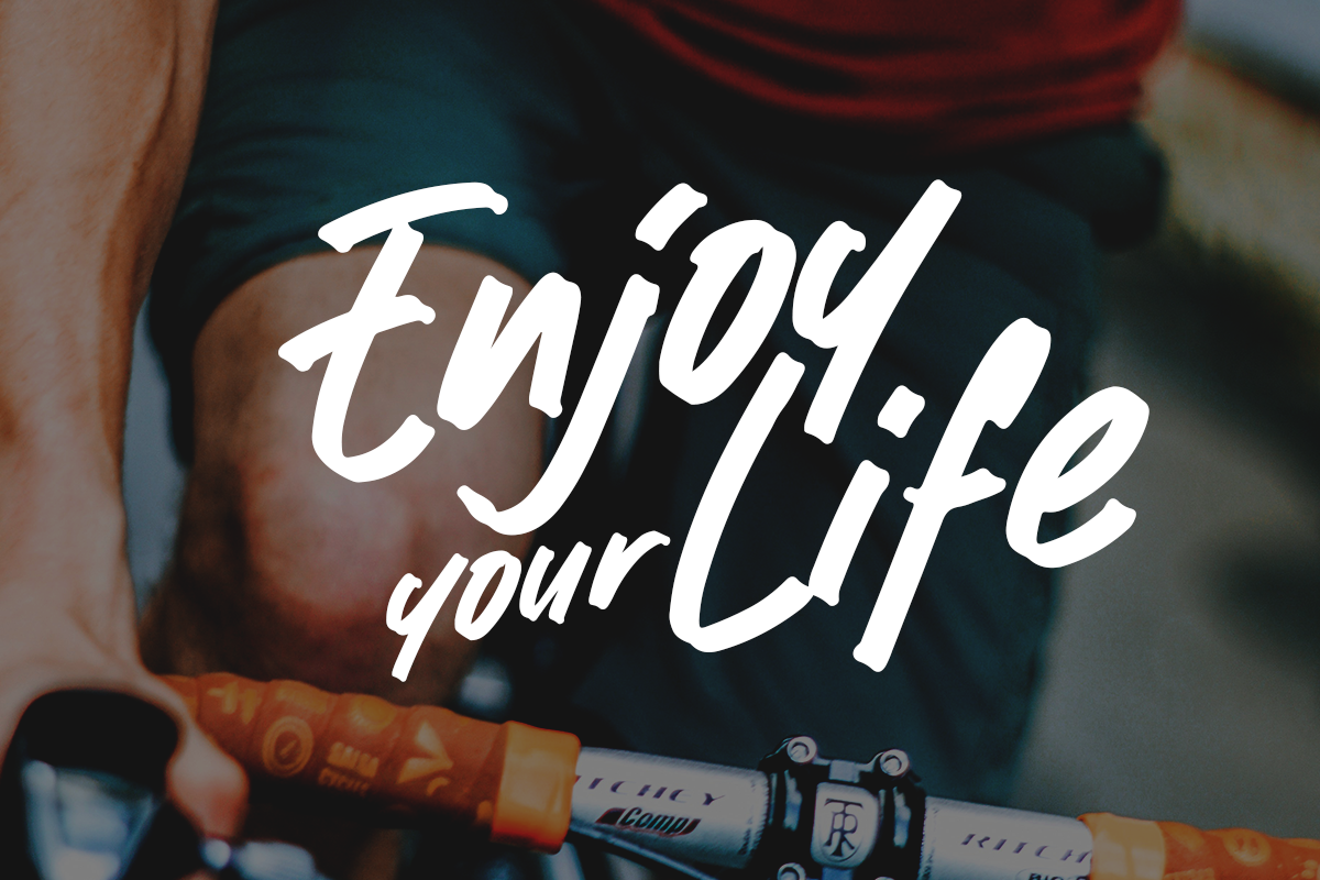 Luckyvibe Modern Classy Handwritten Script Font - Image 4